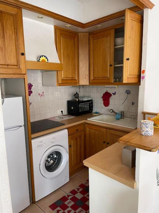 Studio A Sanary-Sur-Mer Avec Balcon A 200M Du Port Bagian luar foto